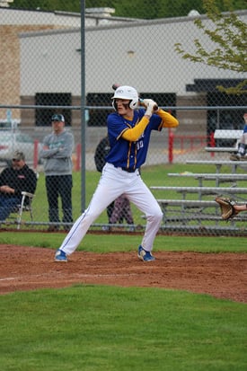 Beckett Hartlaben batting